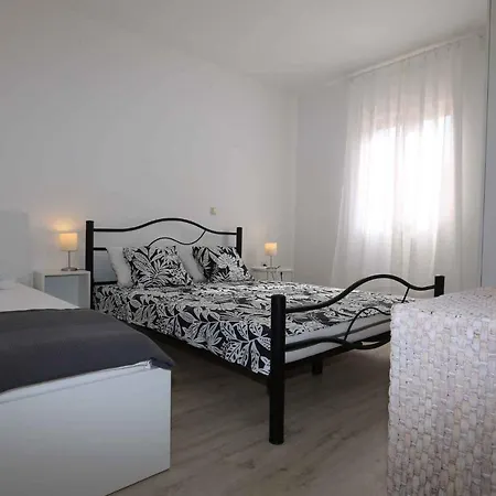 In With Two-bedrooms 9