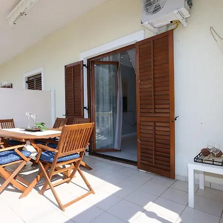 In With Two-bedrooms 9 * Silo (Krk)