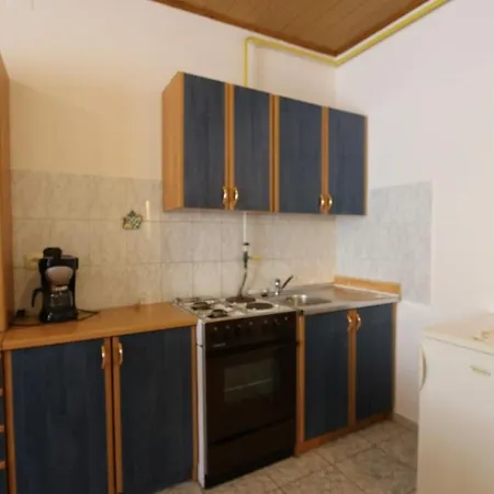In With Two-bedrooms 9 Apartment