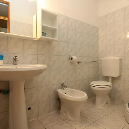 In With Two-bedrooms 9 * Silo (Krk)