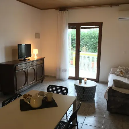 In With Two-bedrooms 9 Apartment *