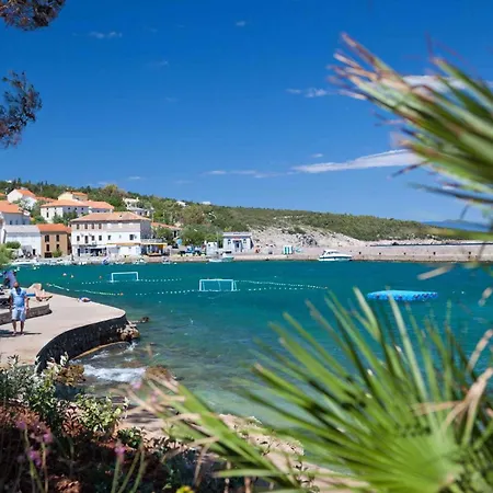 In With Two-bedrooms 9