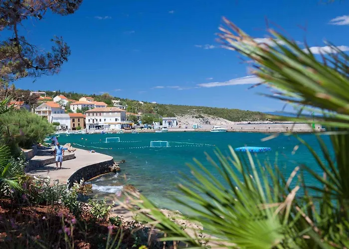 In With Two-bedrooms 9